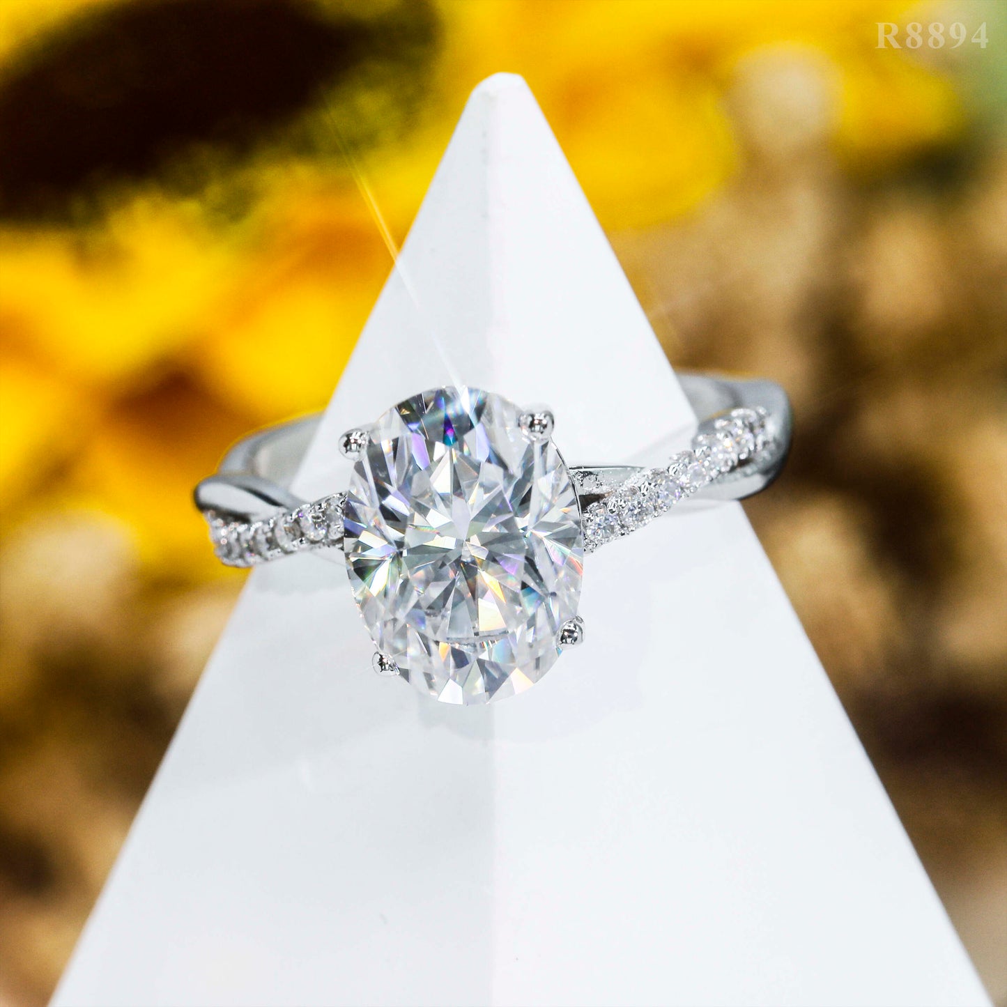 Luxurious Oval Cut