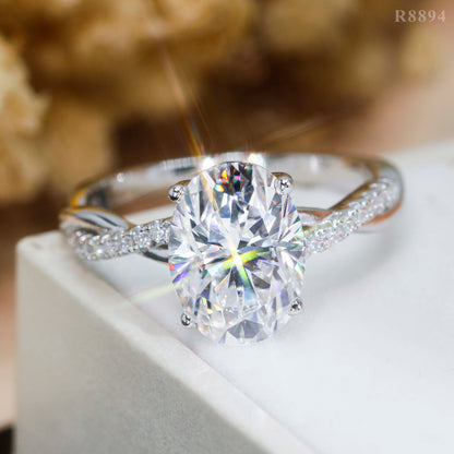 Luxurious Oval Cut