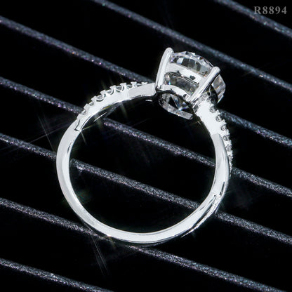 Luxurious Oval Cut